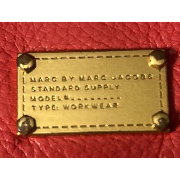 Marc Jacobs Leather Wallet Standard Supply Workwear Apple Red - Picture 2 of 5